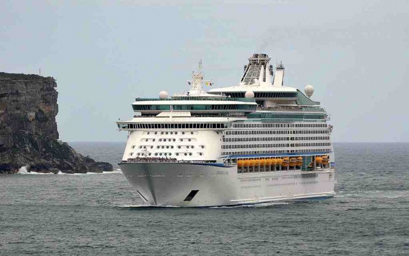 Explorer_of_the_Seas_10-fill-800x501