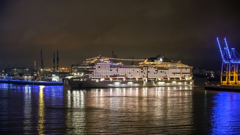 MSC_Grandiosa_arrives_in_Hamburg_3-fill-800x450